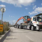 FLS, a company specialising in the hire of construction equipment and related services, has chosen the Renault Trucks C 8X2 Tridem to transport its machinery