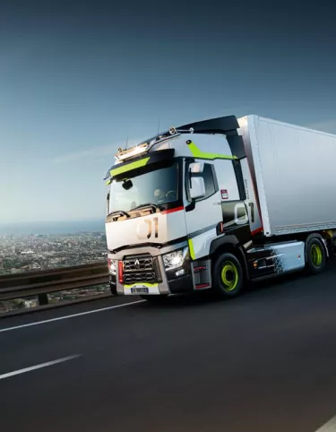 RENAULT TRUCKS T 01 RACING_Used Trucks by Renault Trucks