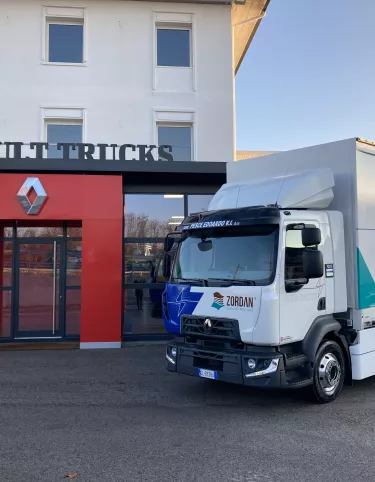 Consegna nel Vicentino di un D  16 E-TECH 100% Elettrico alla  ditta Lavorazioni Pellami Zordan